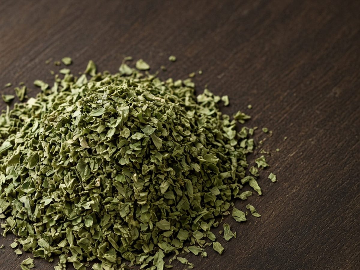 Fenugreek Leaves, soft herbs