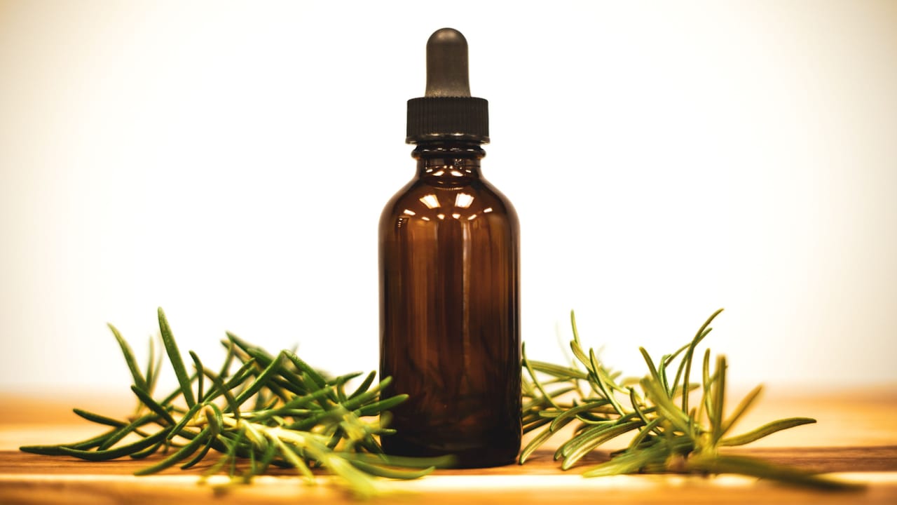 Making Bright Green Herb Oil
